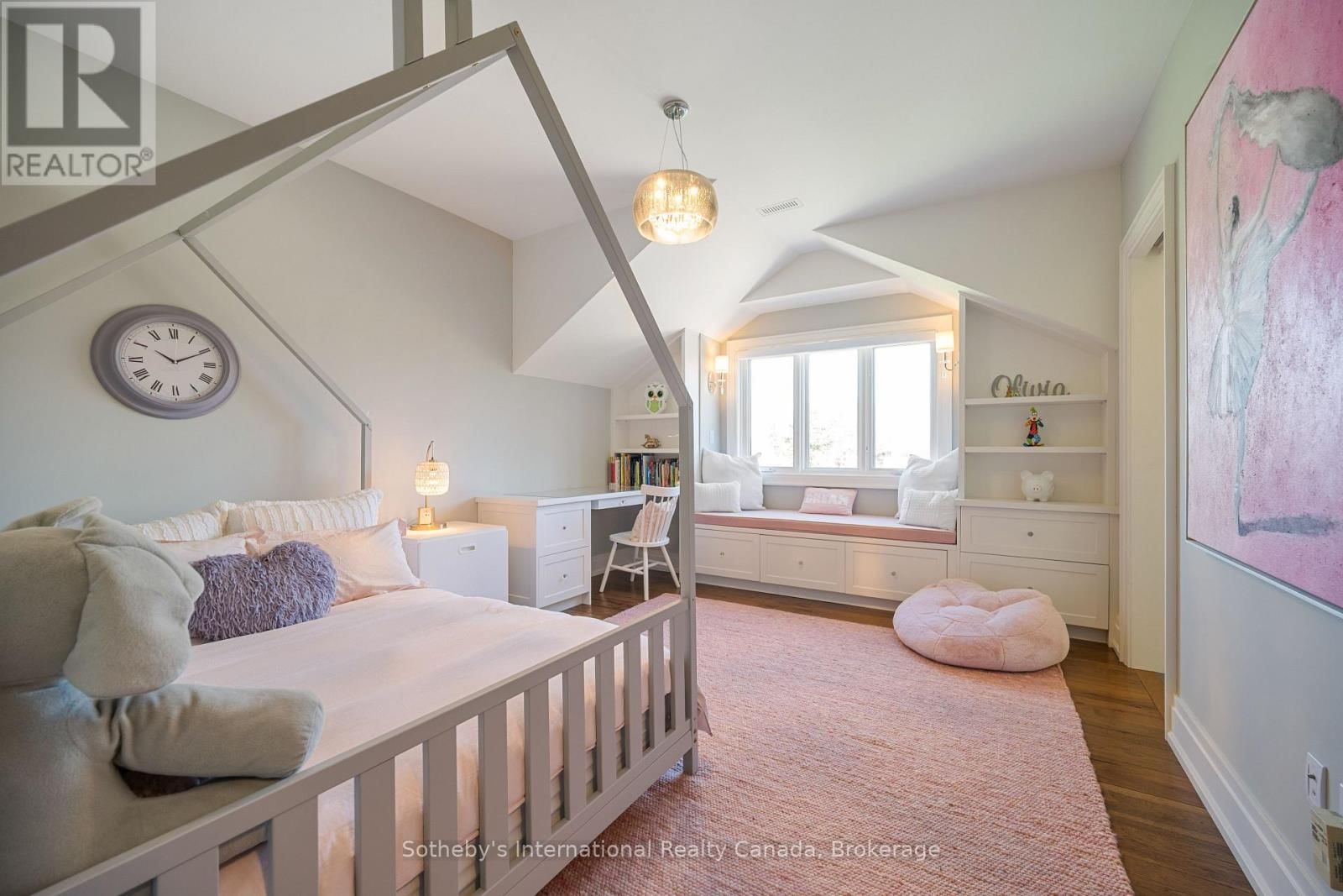 382 SANDHURST DRIVE Image 28