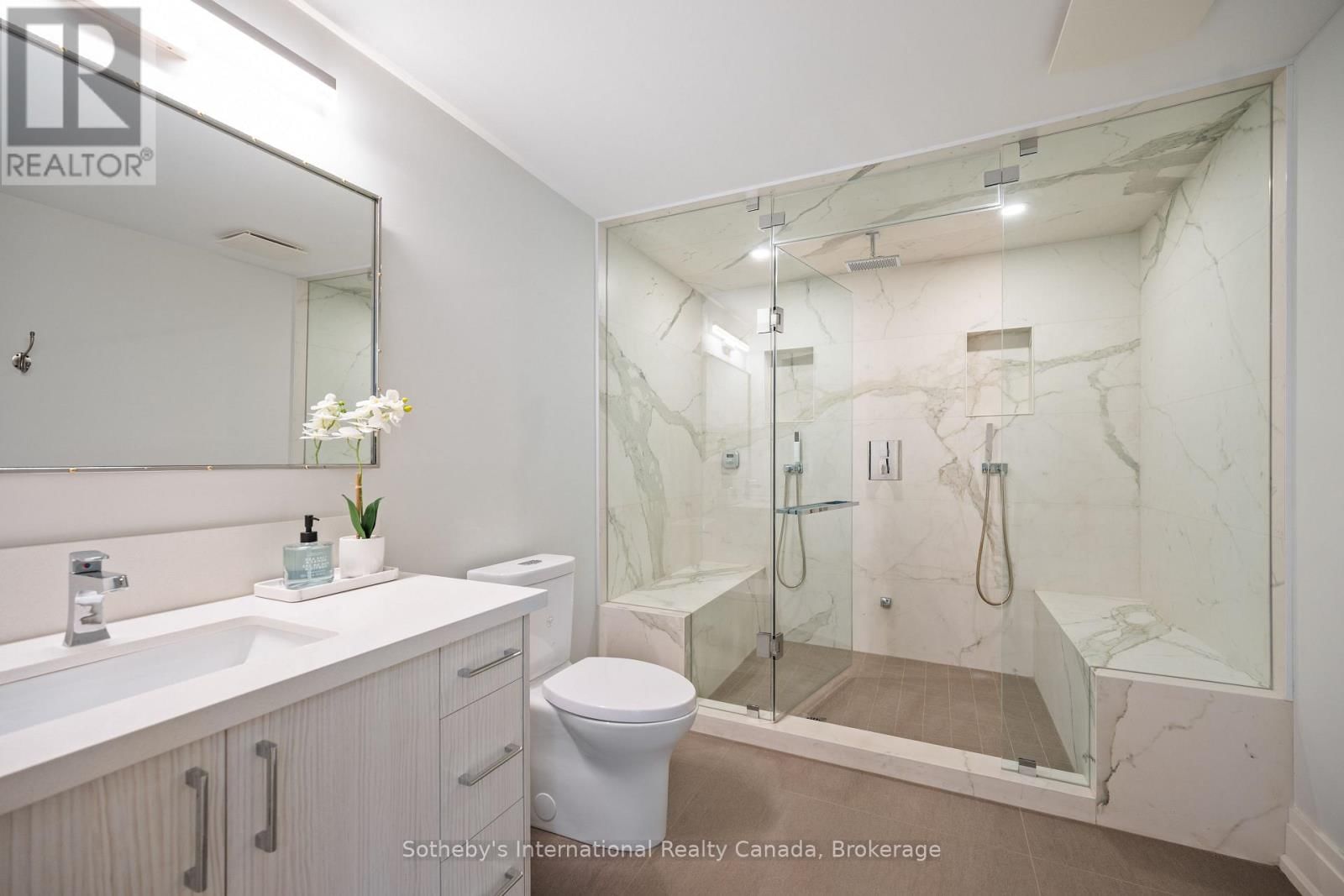 382 SANDHURST DRIVE Image 38