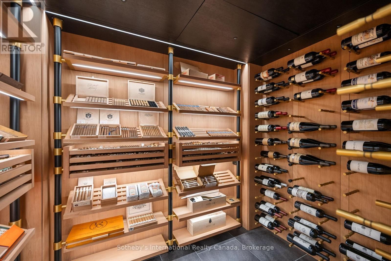 382 SANDHURST DRIVE Image 41