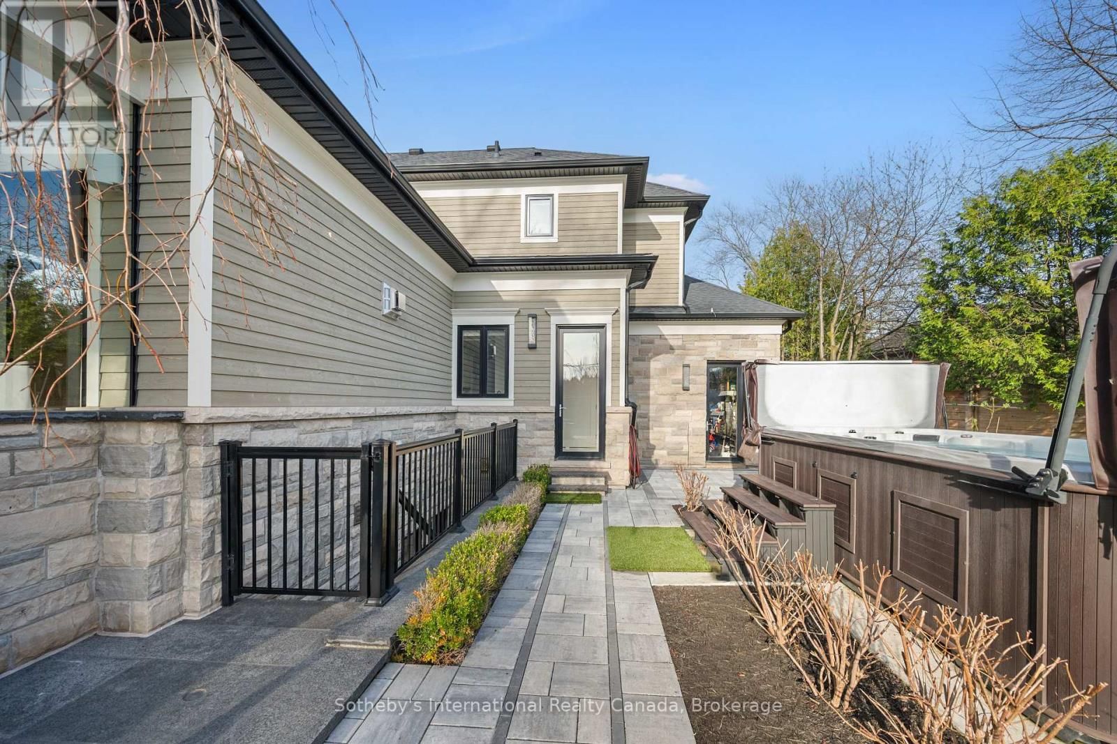 382 SANDHURST DRIVE Image 48