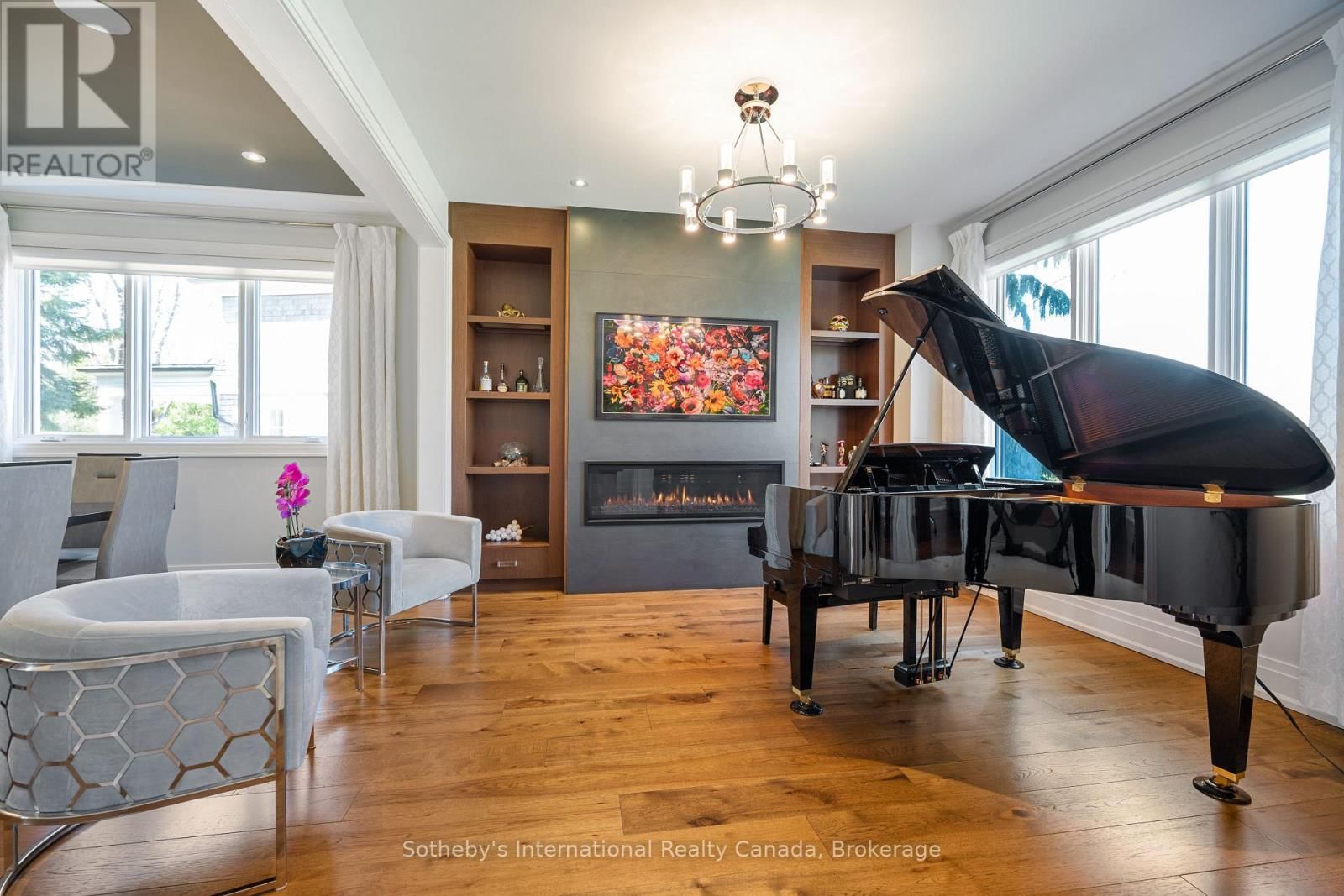 382 SANDHURST DRIVE Image 5