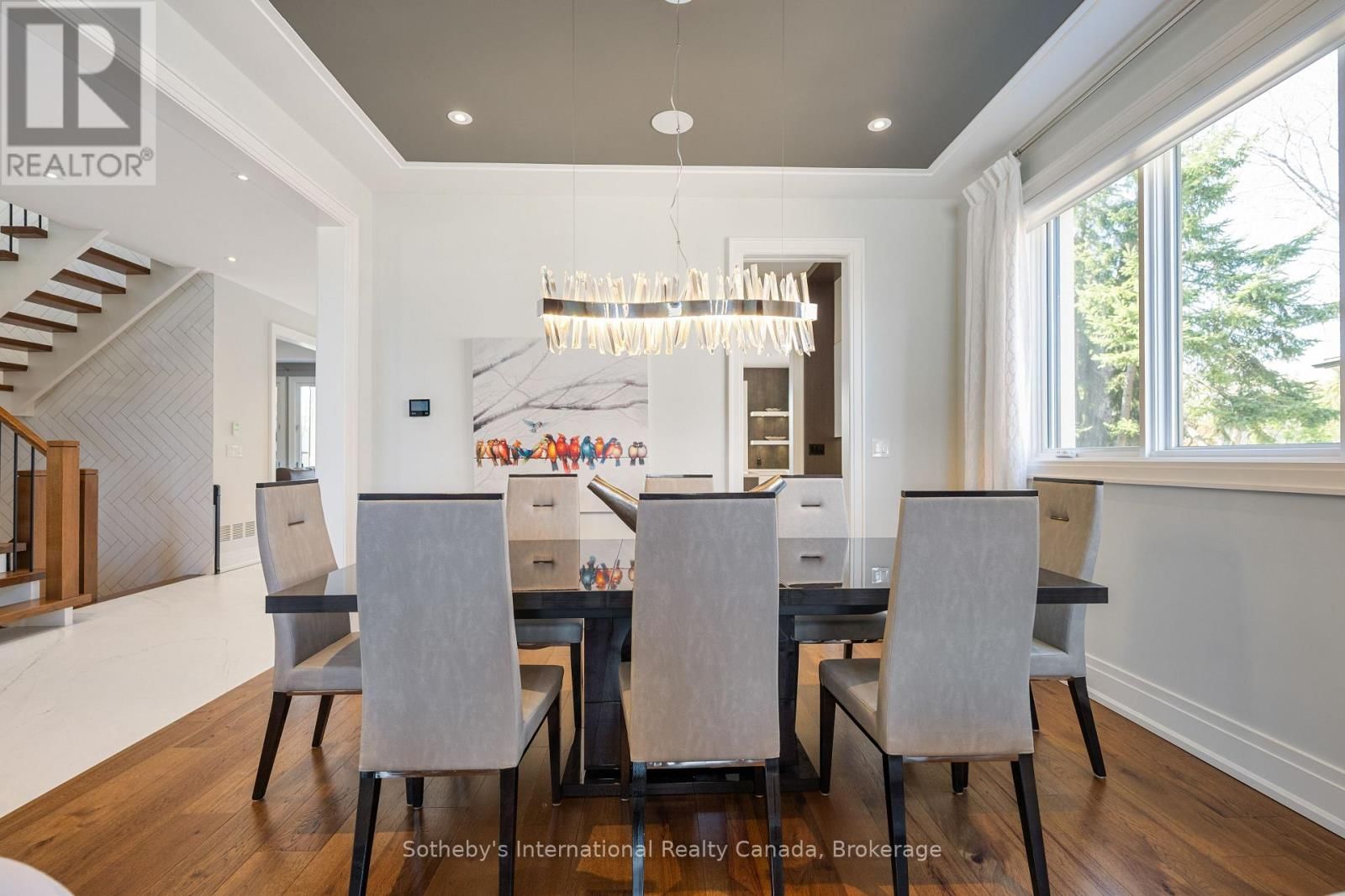 382 SANDHURST DRIVE Image 8