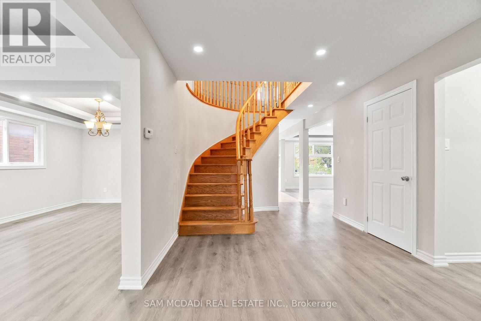 149 SUNFOREST DRIVE Image 5