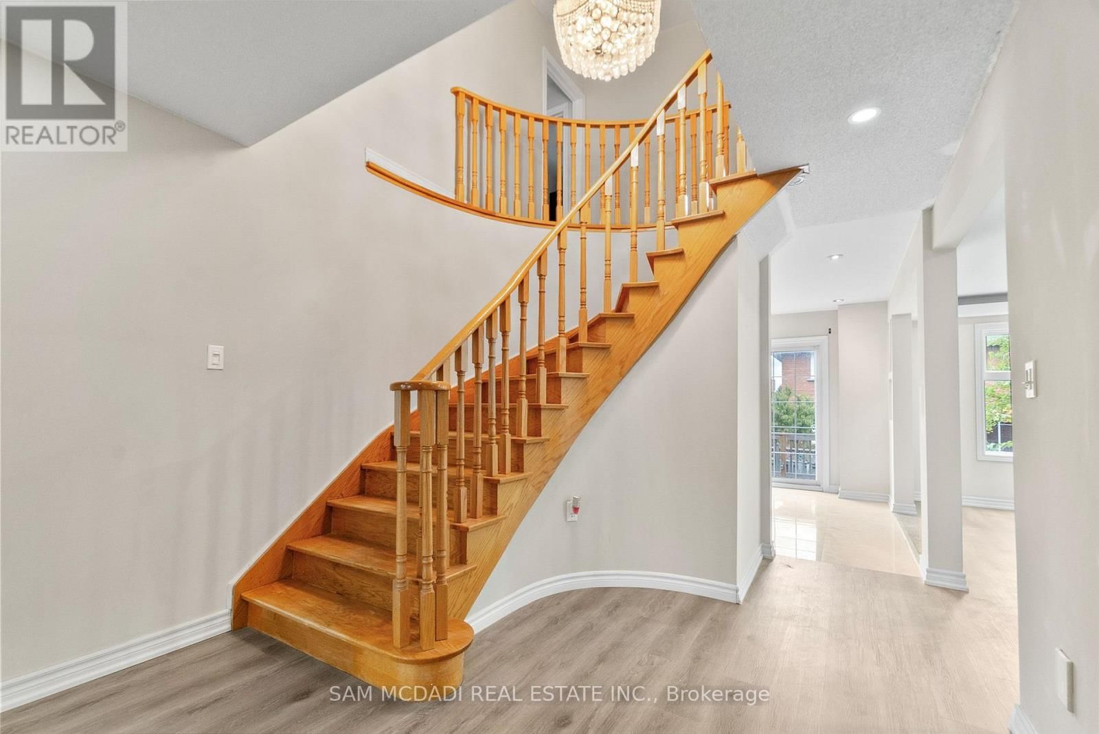 149 SUNFOREST DRIVE Image 6