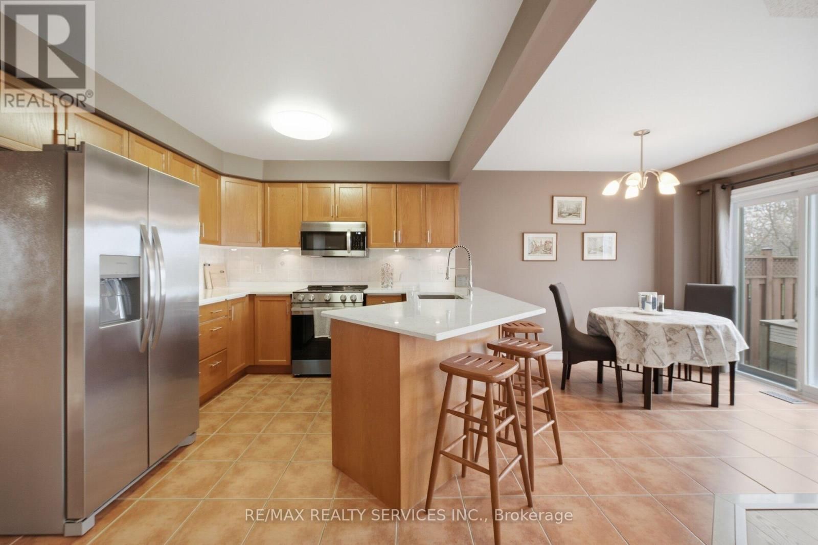 252 VINTAGE GATE Image 12