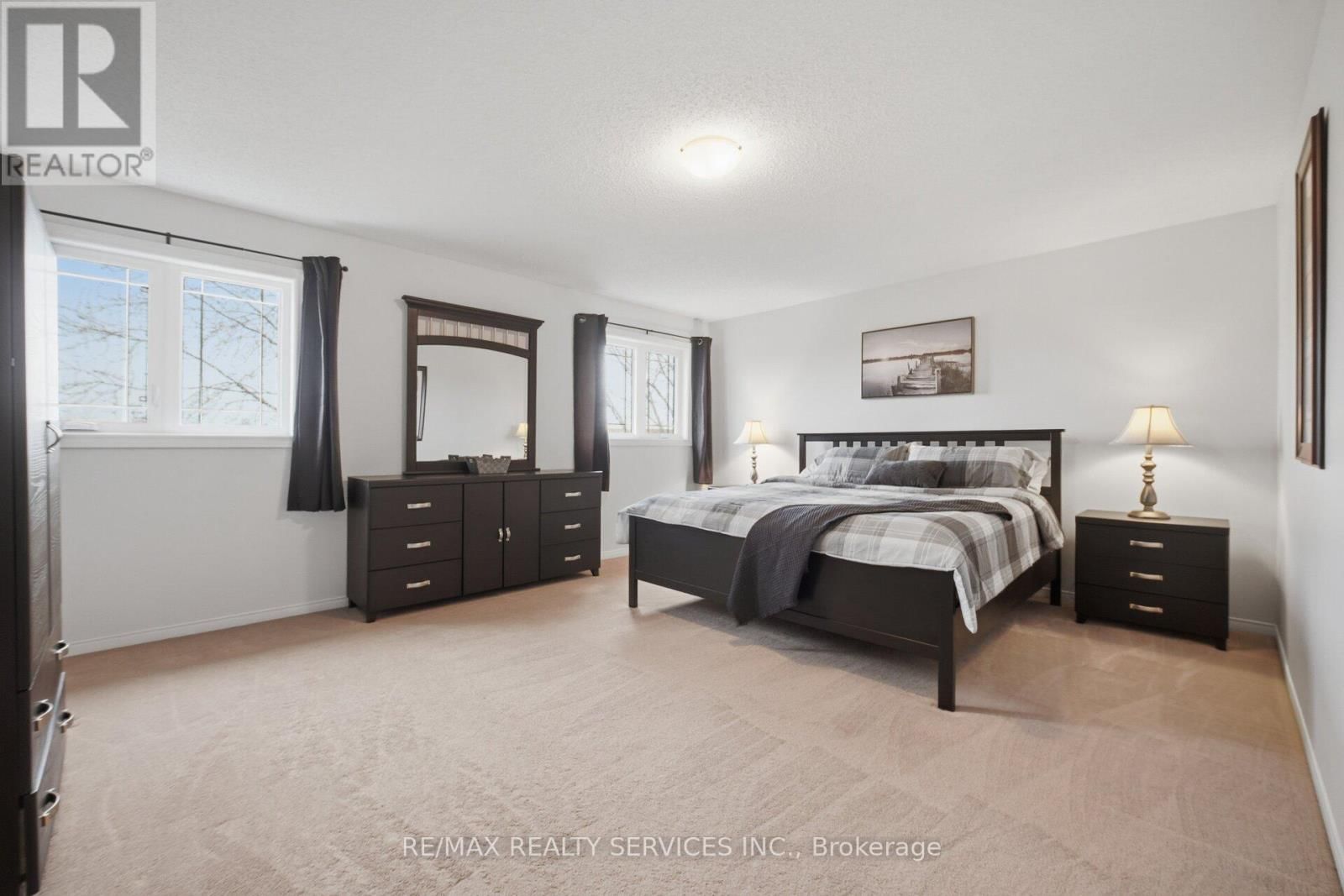 252 VINTAGE GATE Image 19