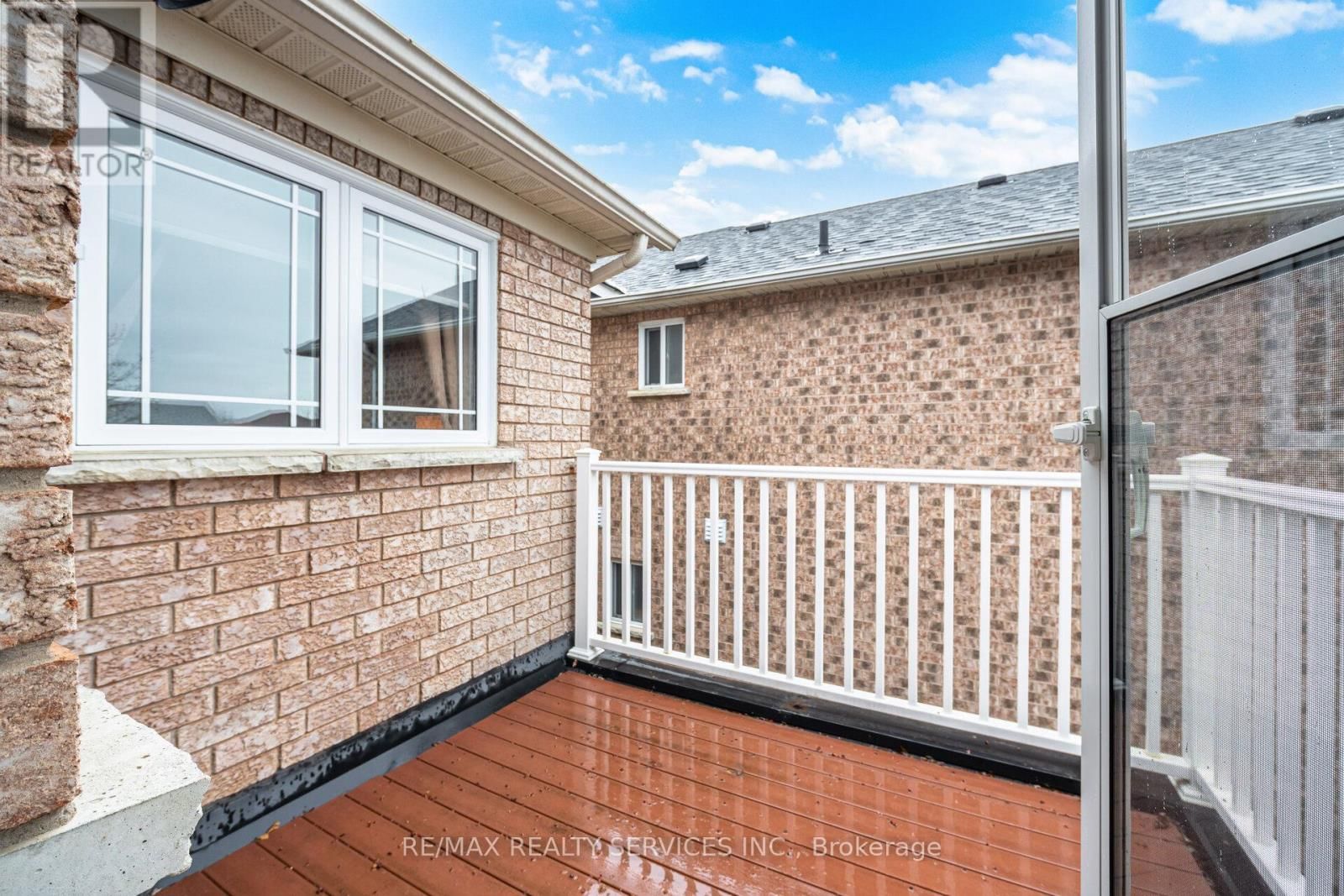 252 VINTAGE GATE Image 24