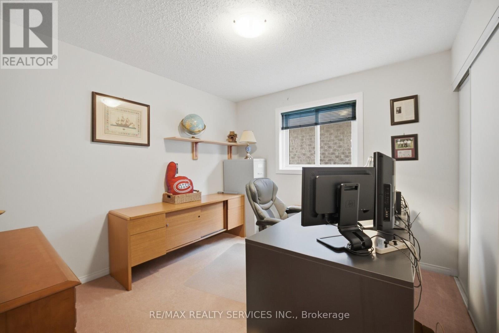 252 VINTAGE GATE Image 27