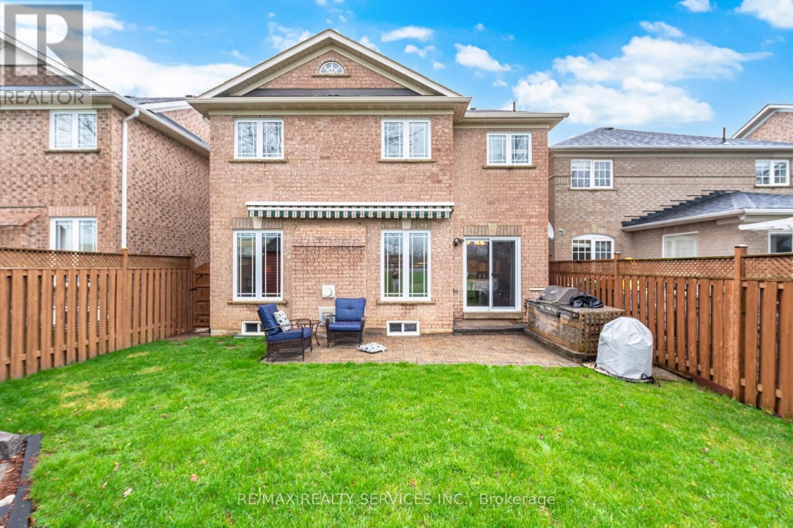 252 VINTAGE GATE Image 39