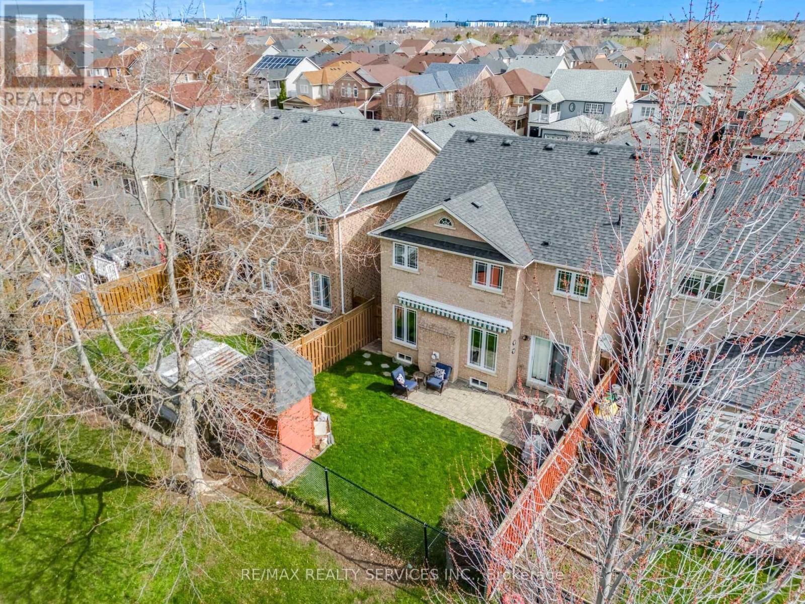 252 VINTAGE GATE Image 43