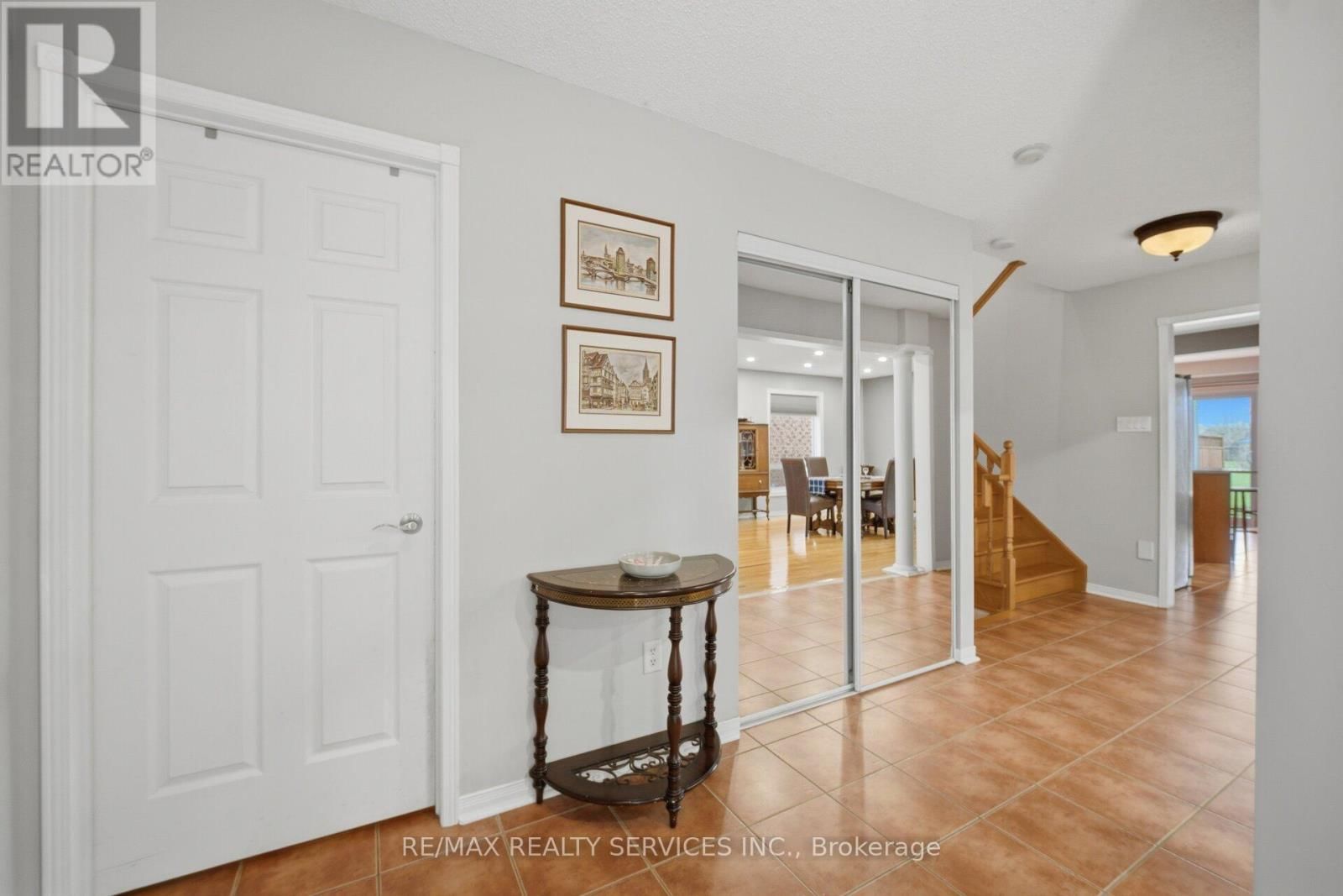 252 VINTAGE GATE Image 5