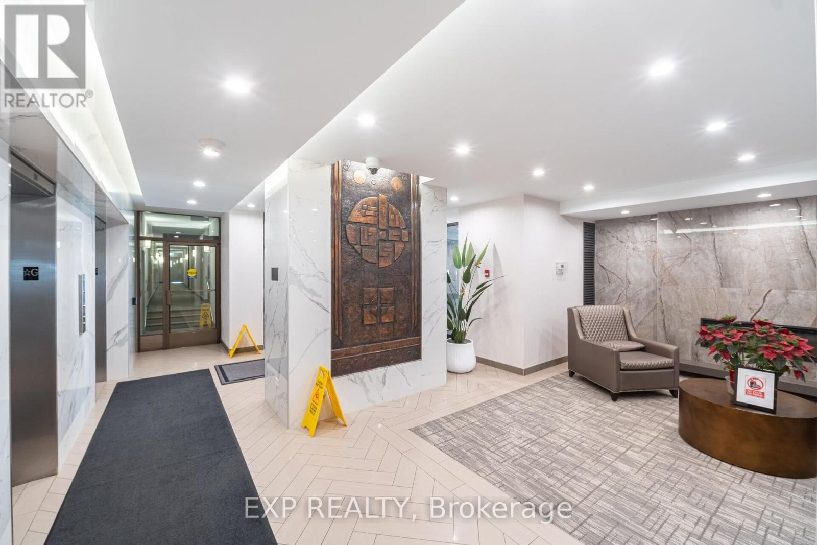 205 - 270 SCARLETT ROAD Image 4