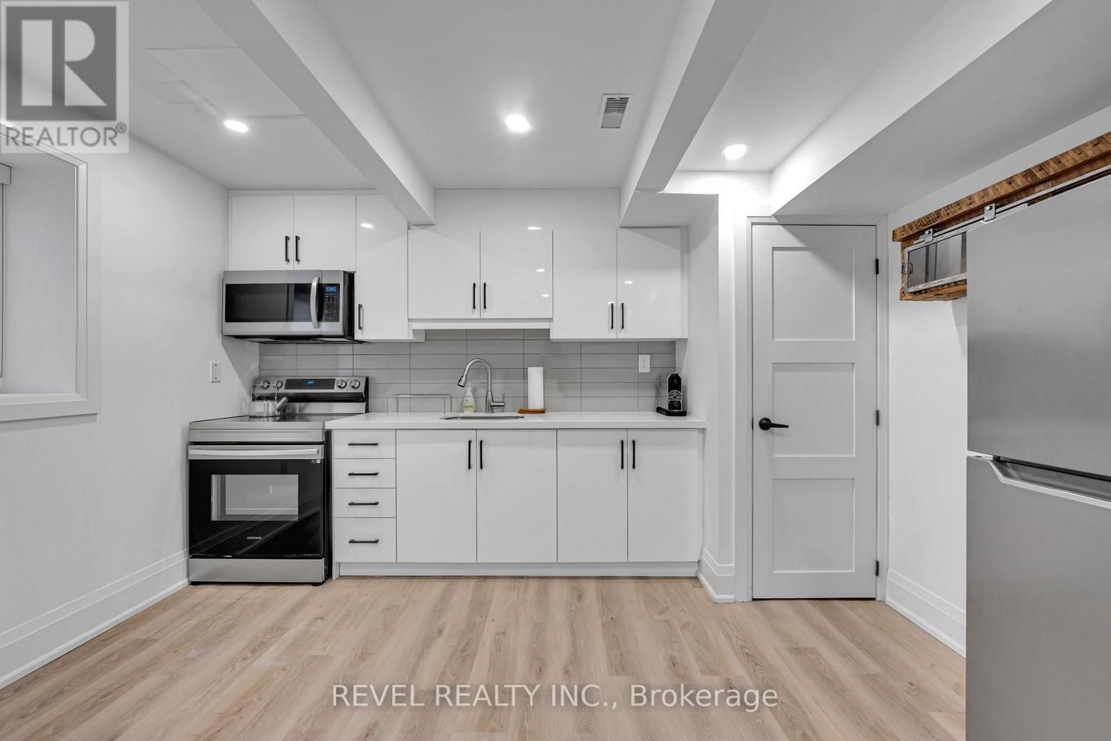 36 HUMBERSIDE AVENUE Image 22