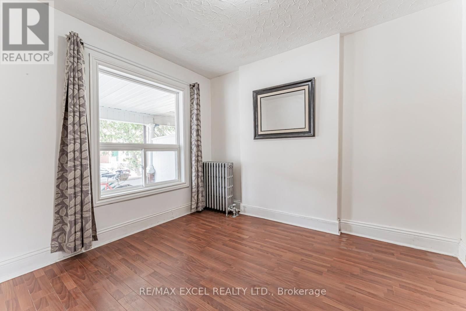 576 GLADSTONE AVENUE Image 15