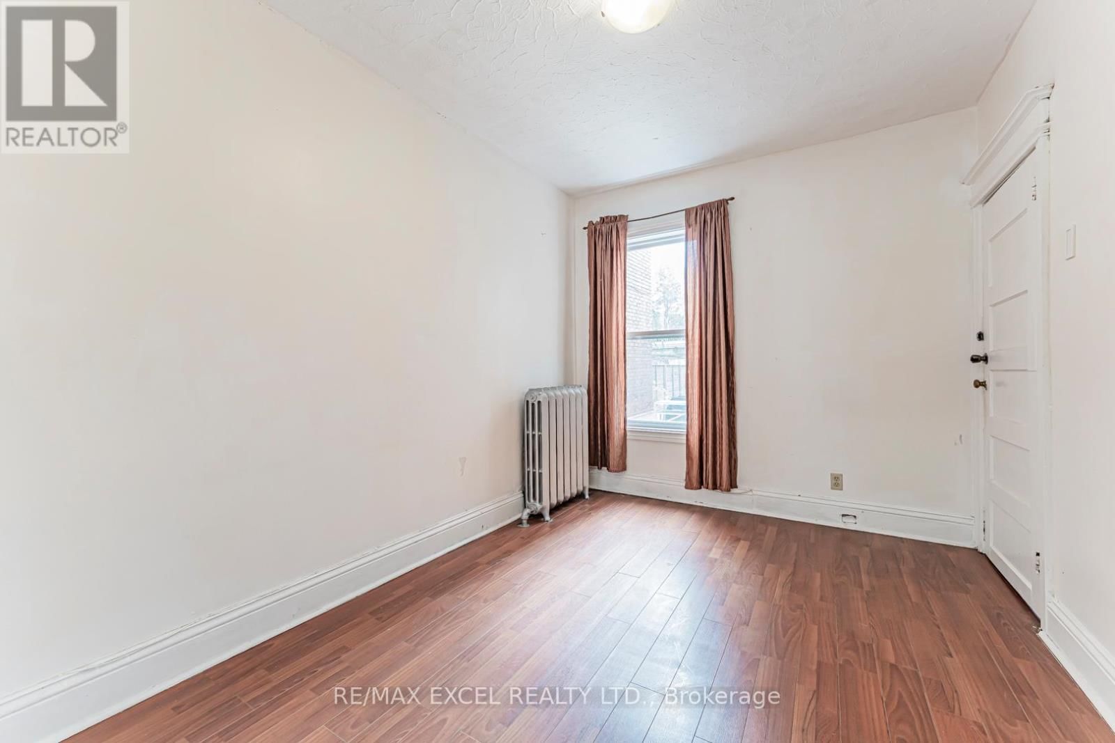 576 GLADSTONE AVENUE Image 17