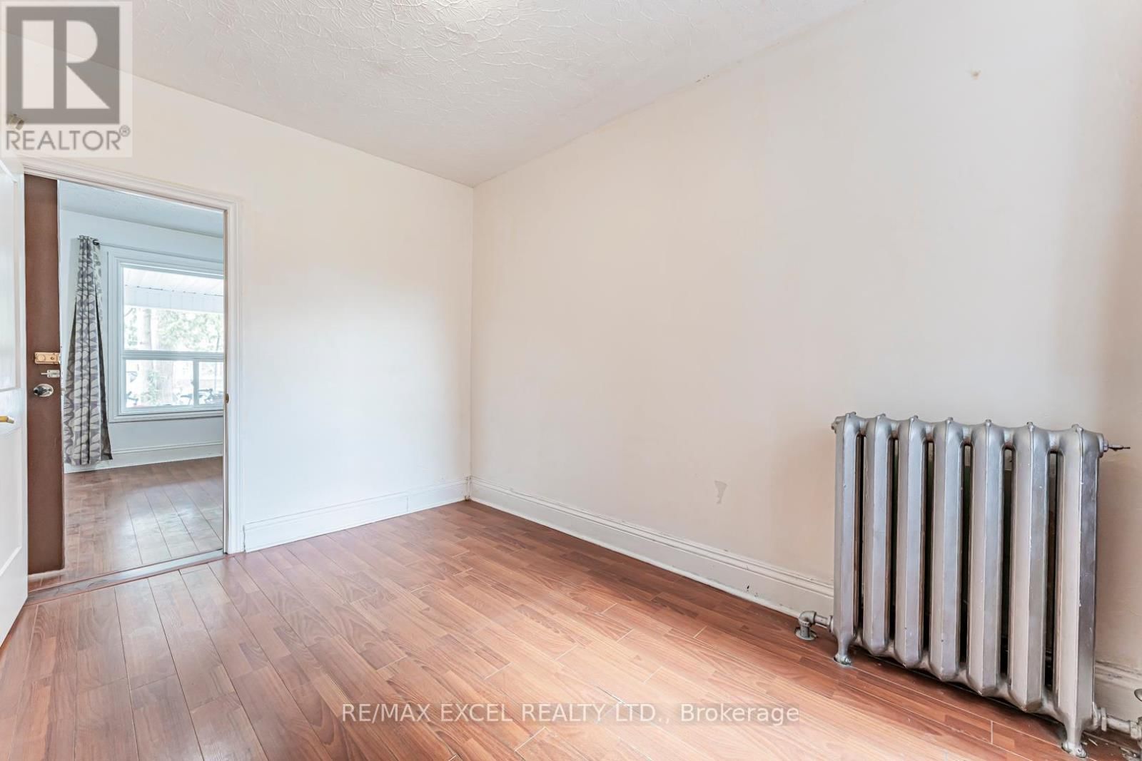 576 GLADSTONE AVENUE Image 18