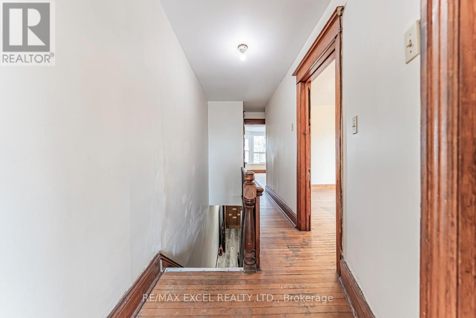 576 GLADSTONE AVENUE Image 34