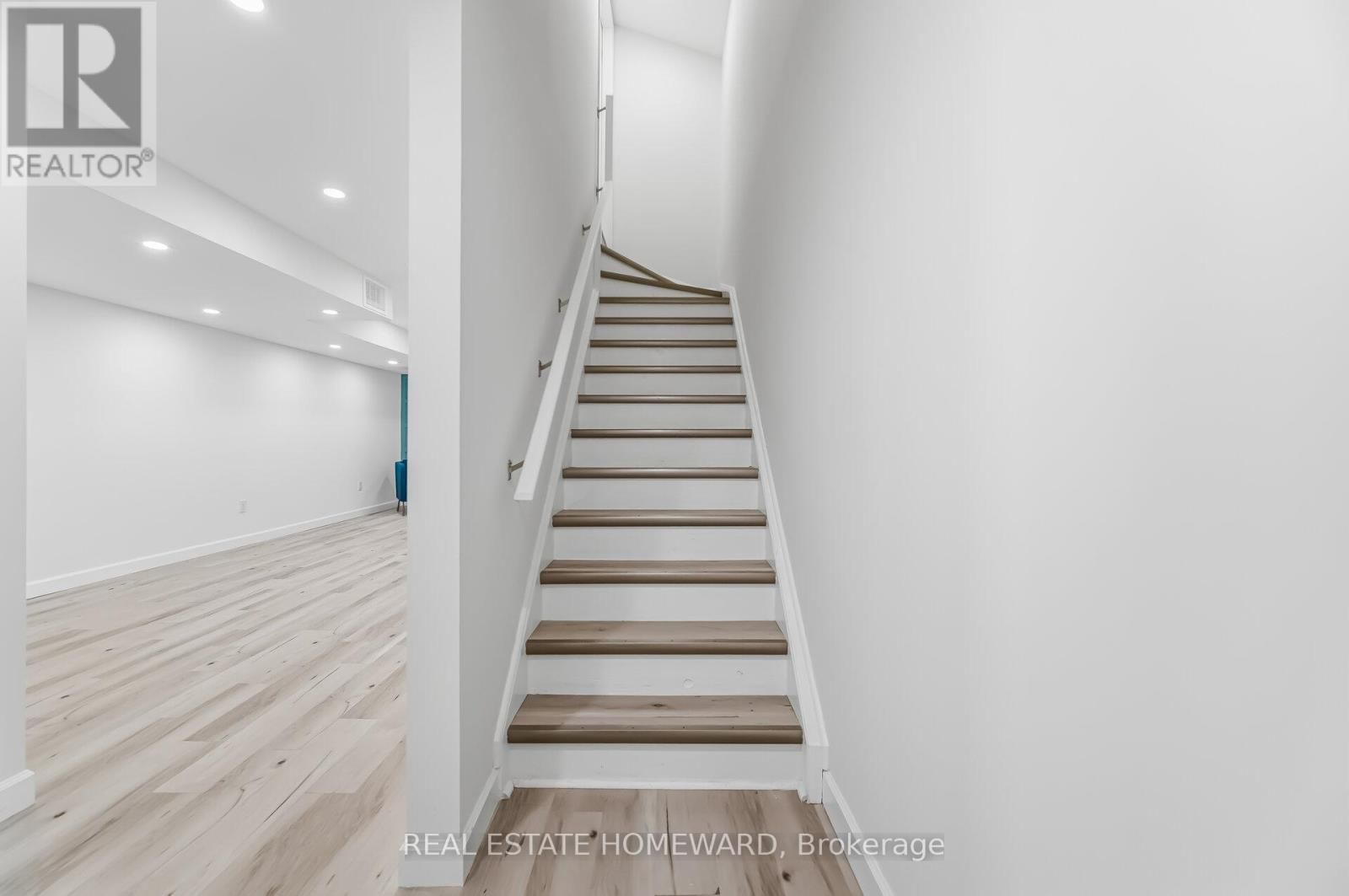 2 - 59 MCLAUGHLIN ROAD NORTH Image 24