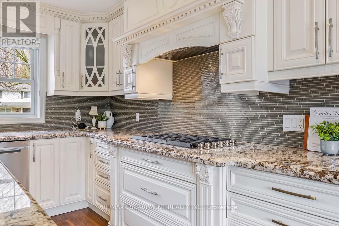 996 CRESTHAMPTON LANE Image 12