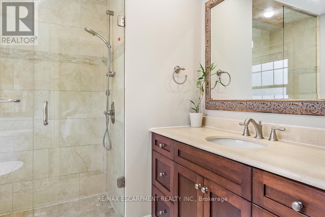 996 CRESTHAMPTON LANE Image 26