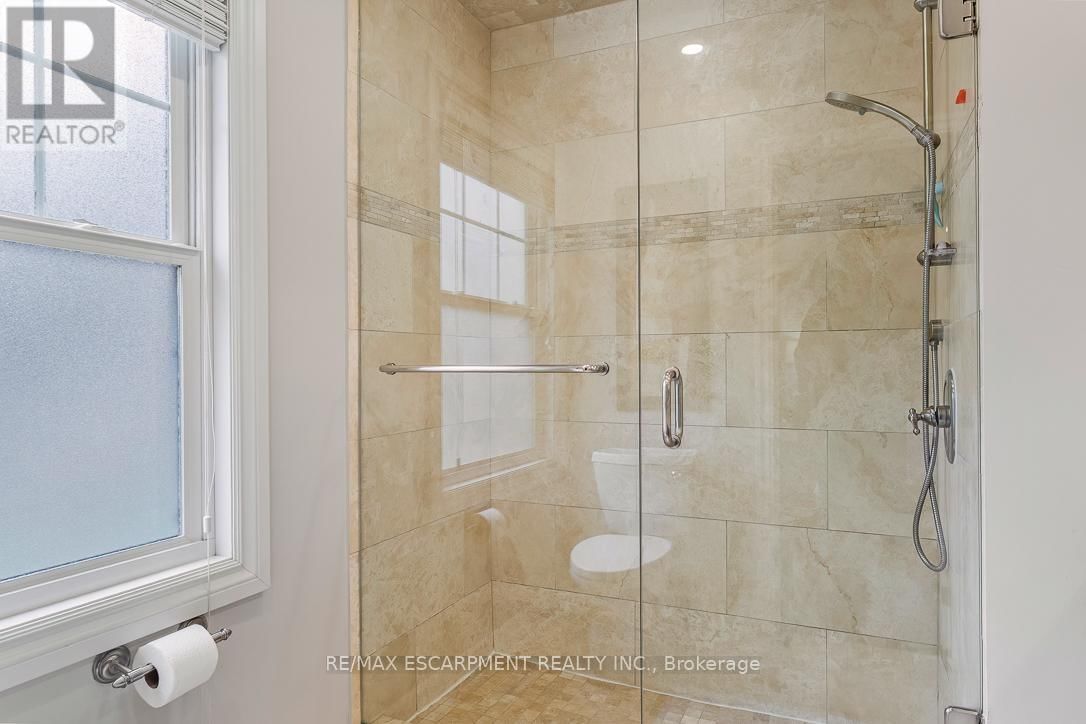 996 CRESTHAMPTON LANE Image 27