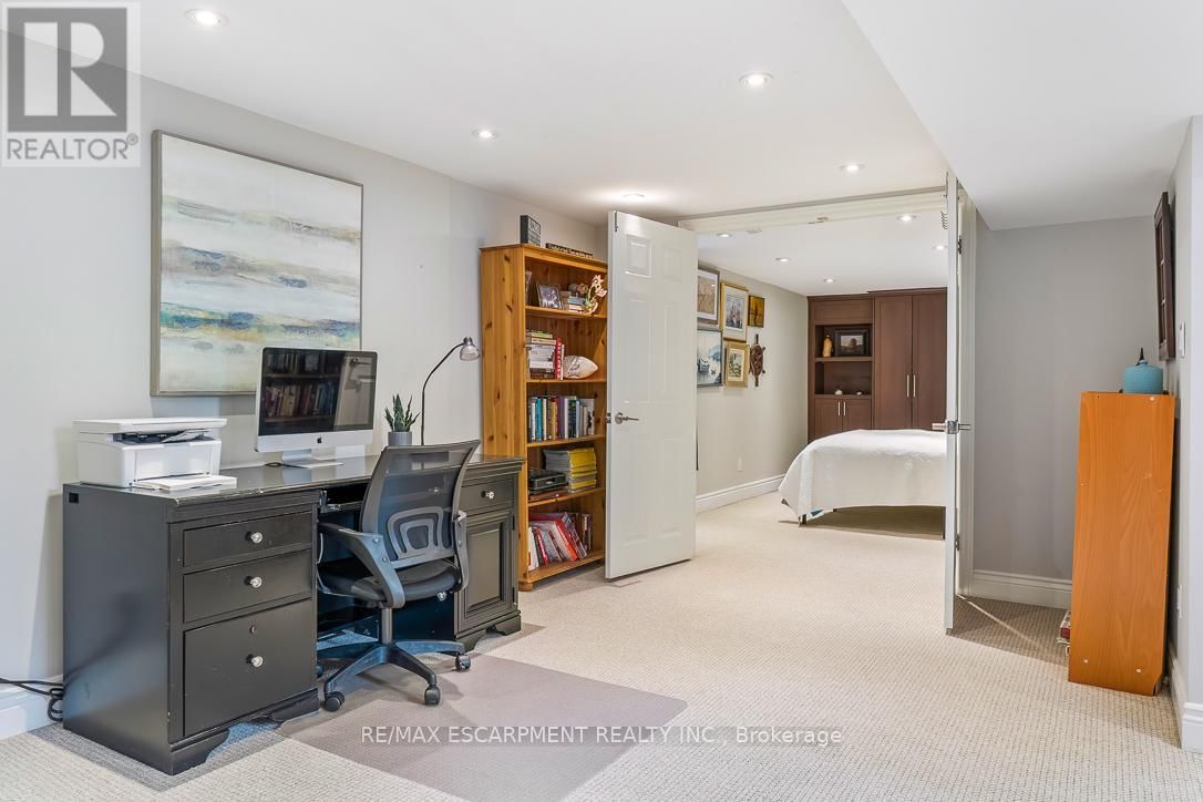 996 CRESTHAMPTON LANE Image 38