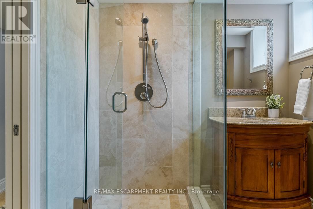 996 CRESTHAMPTON LANE Image 41