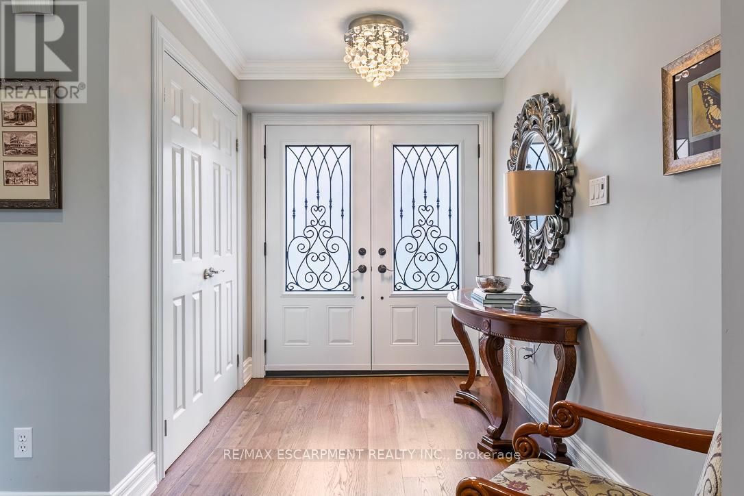 996 CRESTHAMPTON LANE Image 6