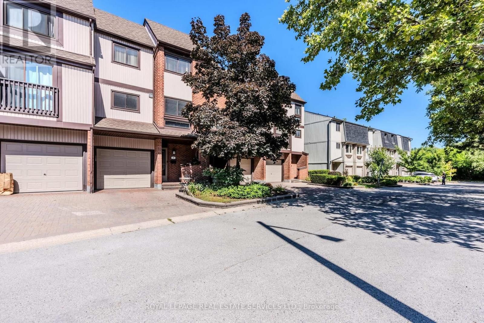 15 - 1020 WALDEN CIRCLE Image 2