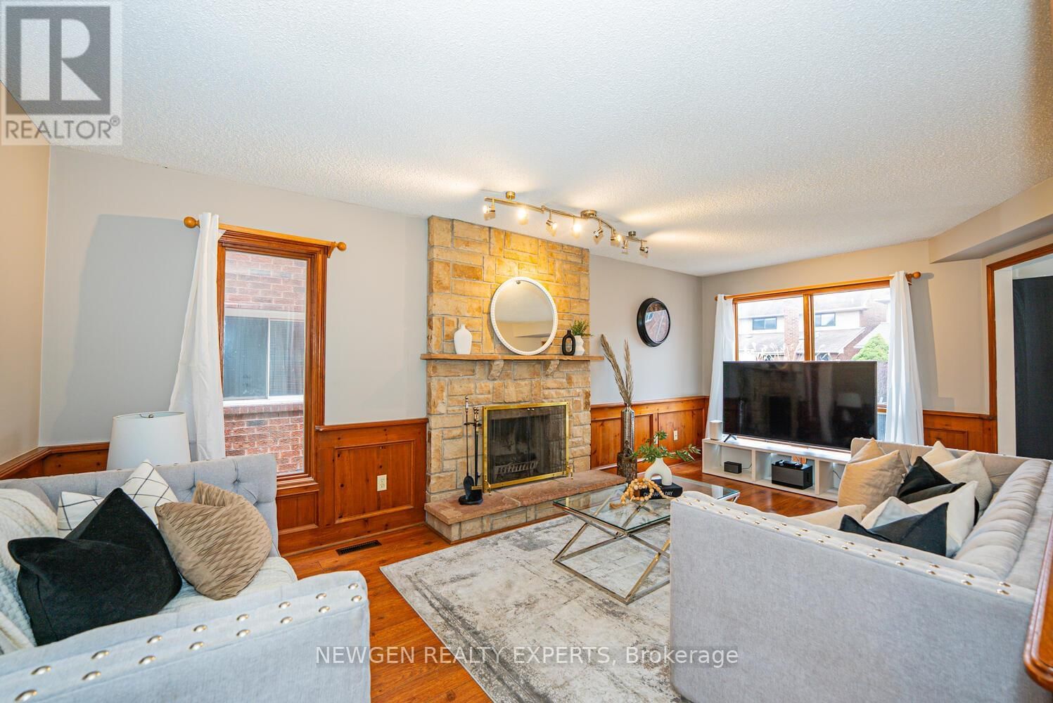 30 ADIRONDACK CRESCENT Image 11