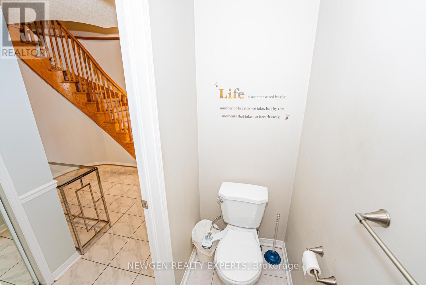 30 ADIRONDACK CRESCENT Image 21