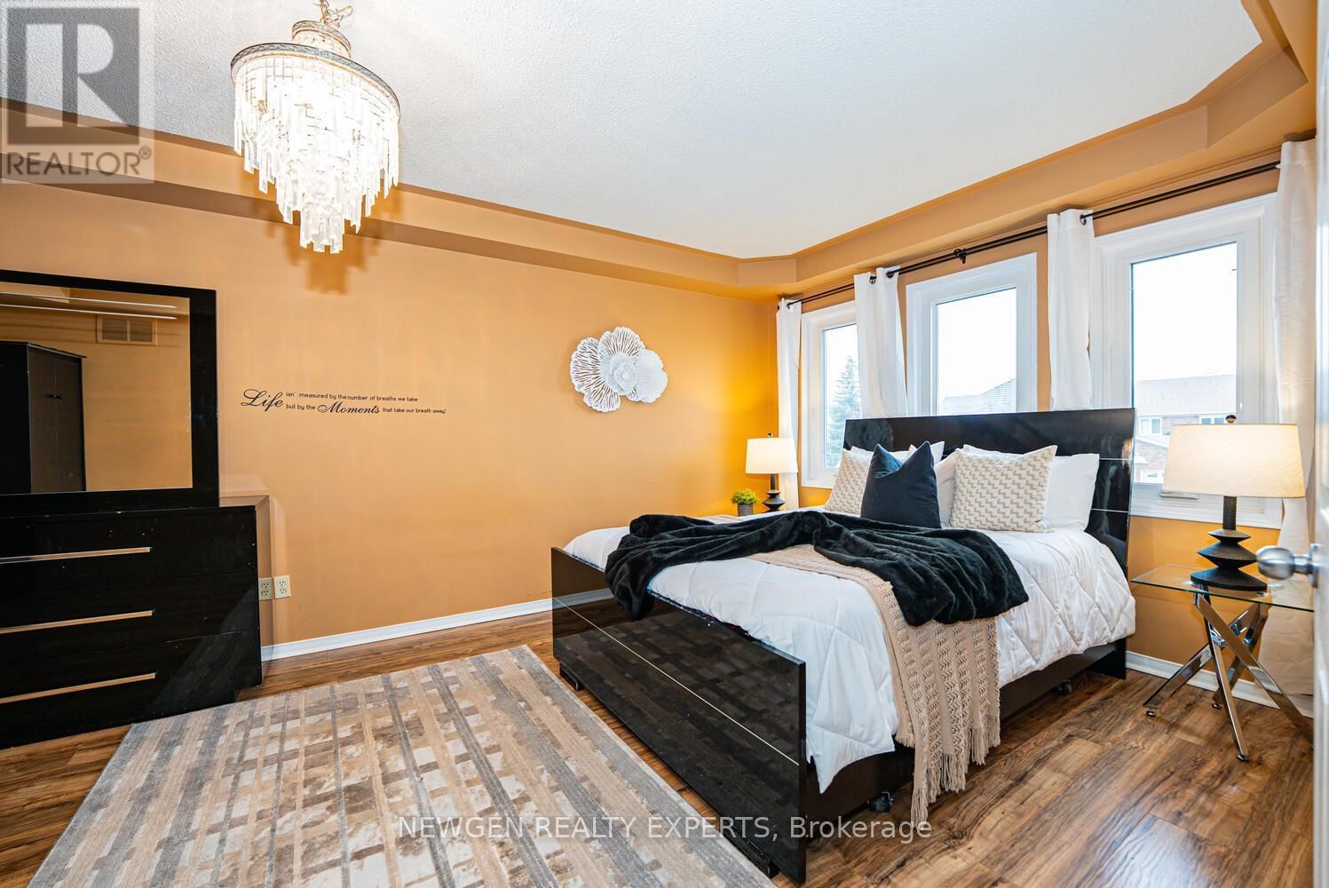 30 ADIRONDACK CRESCENT Image 23