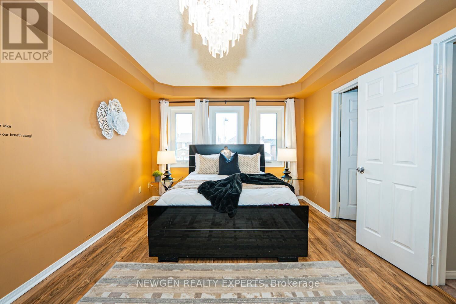 30 ADIRONDACK CRESCENT Image 25