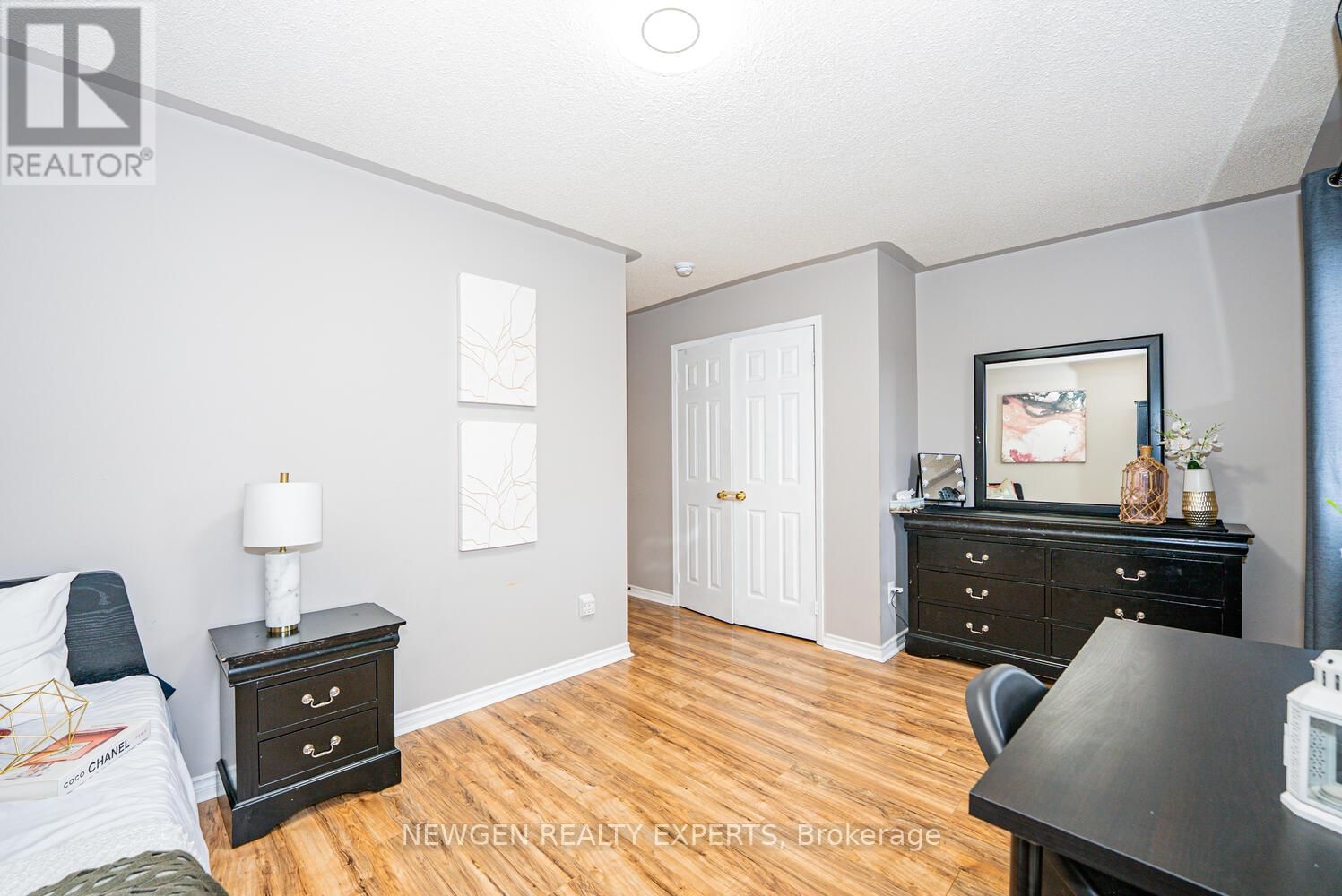 30 ADIRONDACK CRESCENT Image 33