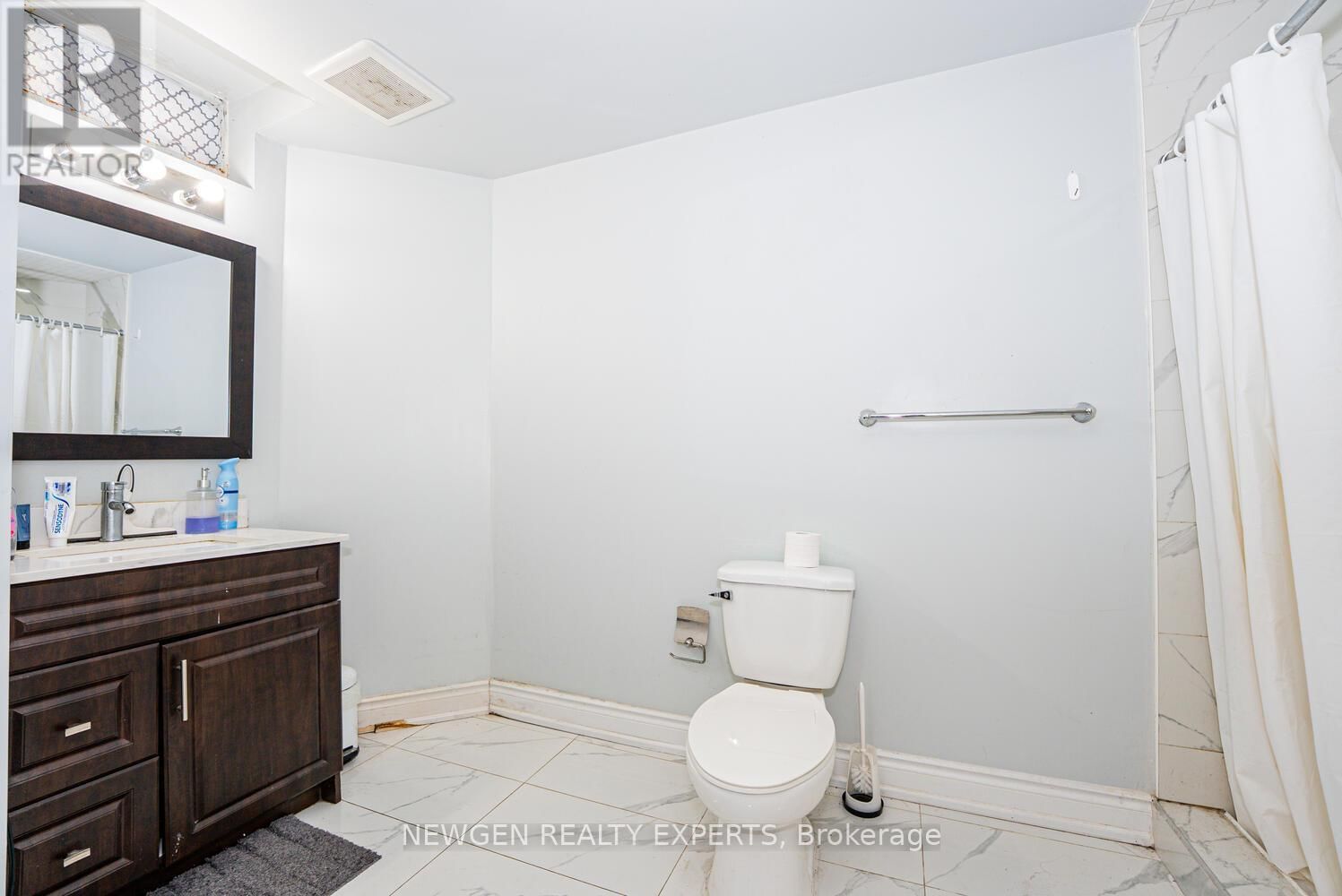 30 ADIRONDACK CRESCENT Image 47