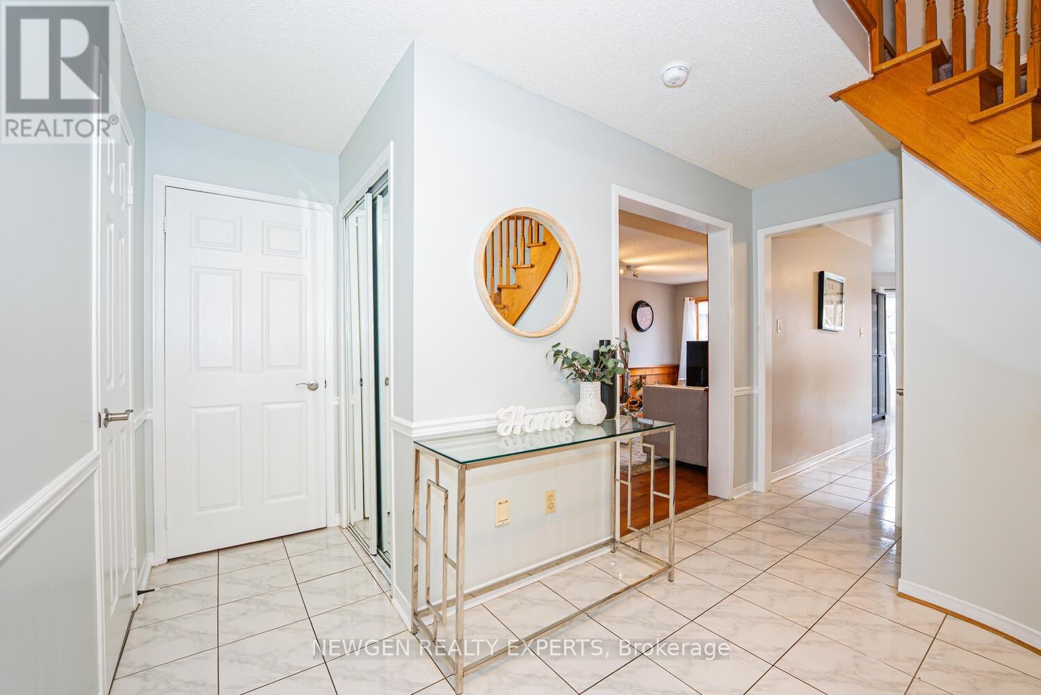 30 ADIRONDACK CRESCENT Image 5