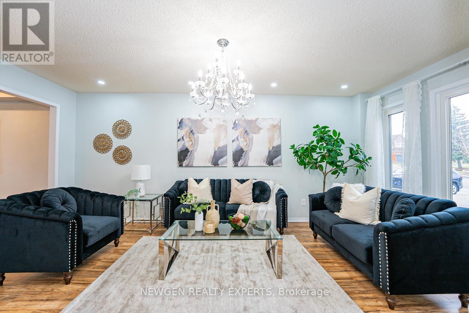 30 ADIRONDACK CRESCENT Image 6