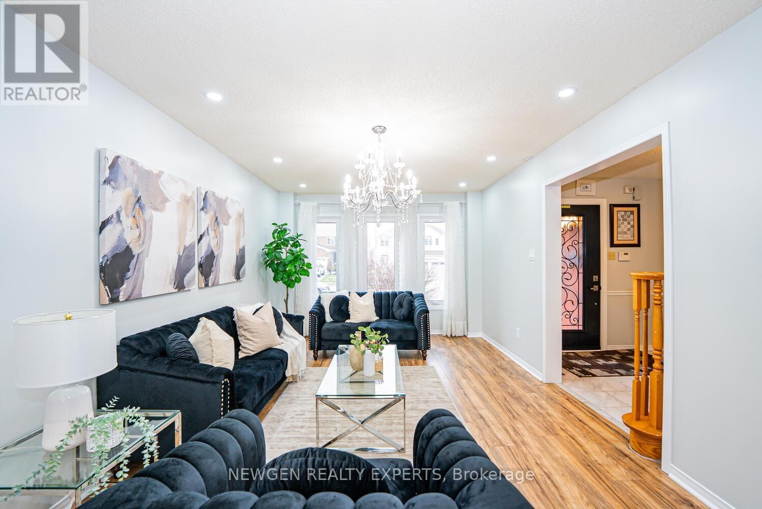 30 ADIRONDACK CRESCENT Image 9