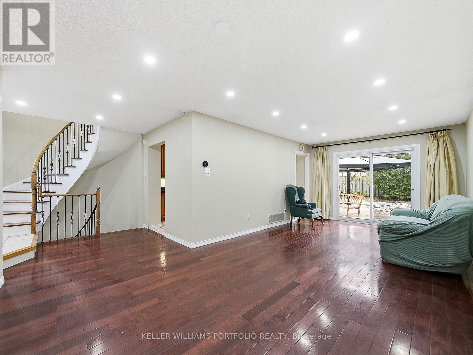 Upper - 3067 ILOMAR COURT Image 11