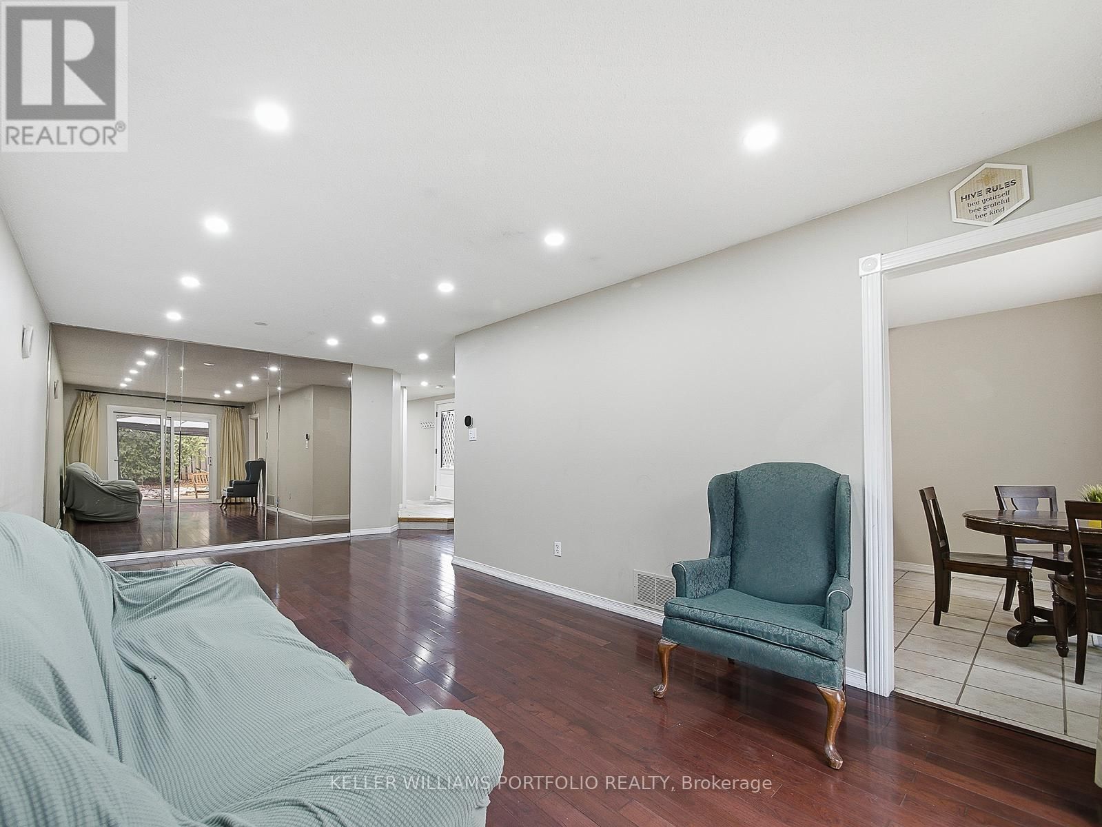 Upper - 3067 ILOMAR COURT Image 13