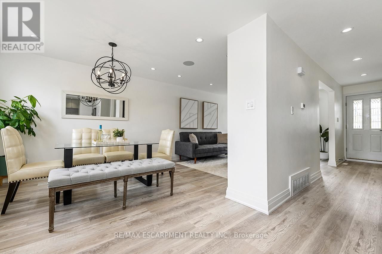 3726 HOLDEN CRESCENT Image 12