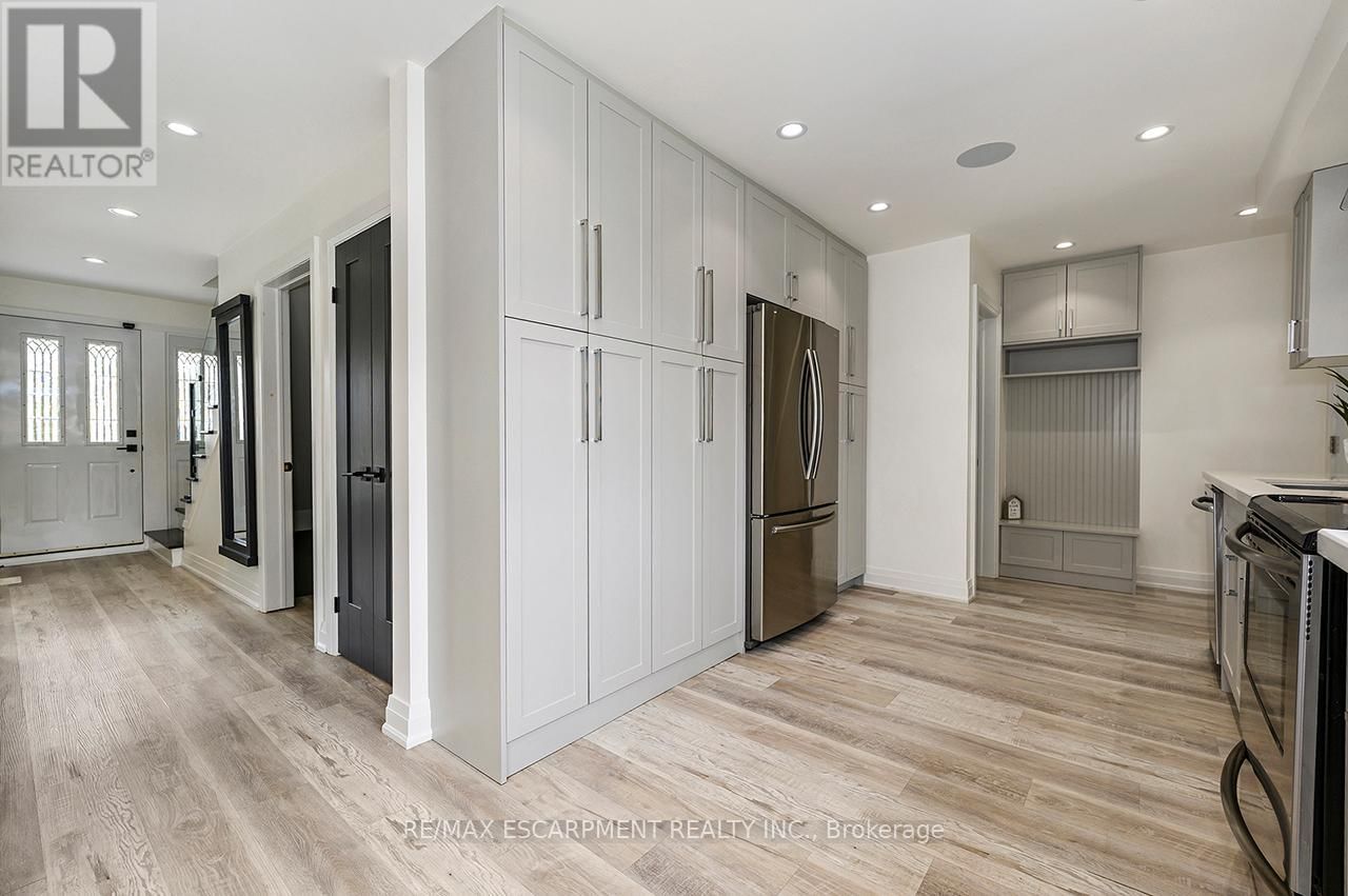 3726 HOLDEN CRESCENT Image 13