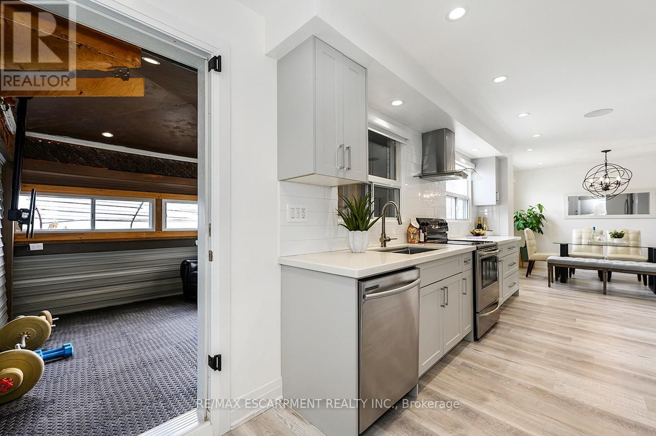 3726 HOLDEN CRESCENT Image 19