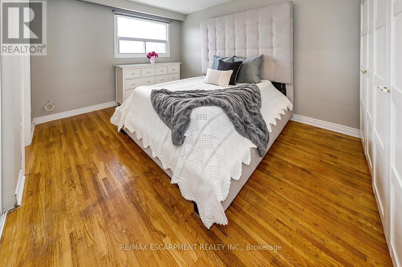 3726 HOLDEN CRESCENT Image 24