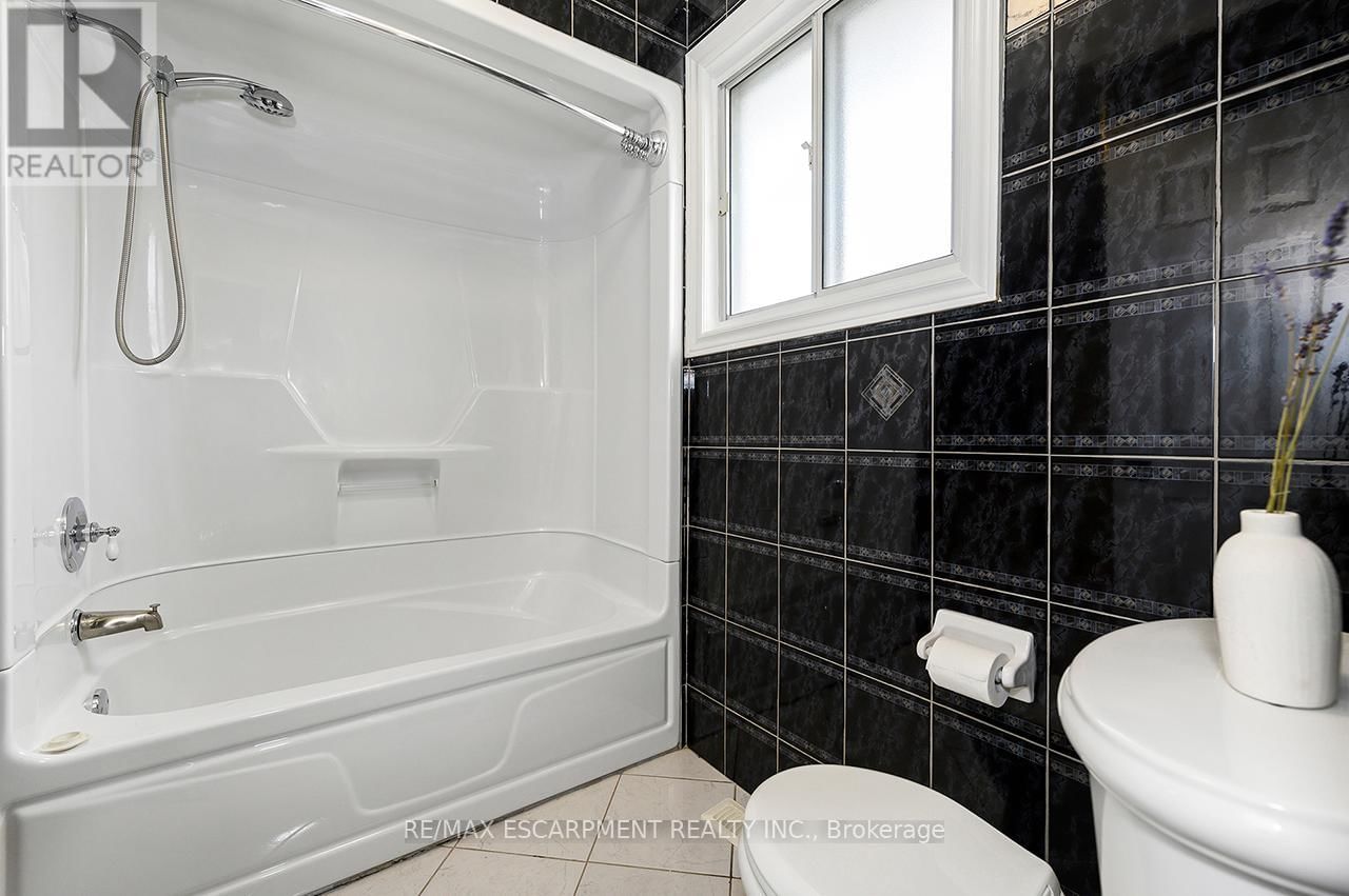 3726 HOLDEN CRESCENT Image 27