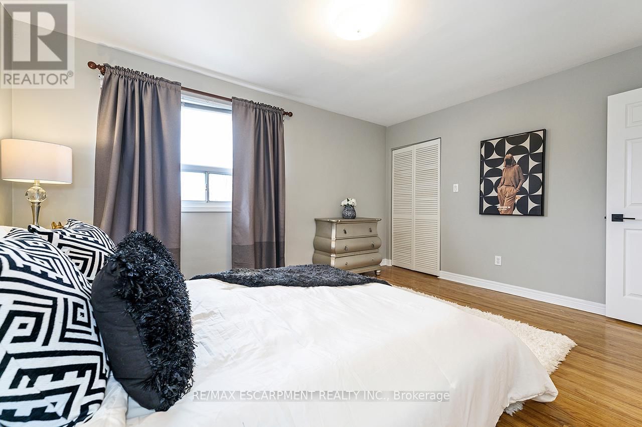 3726 HOLDEN CRESCENT Image 31