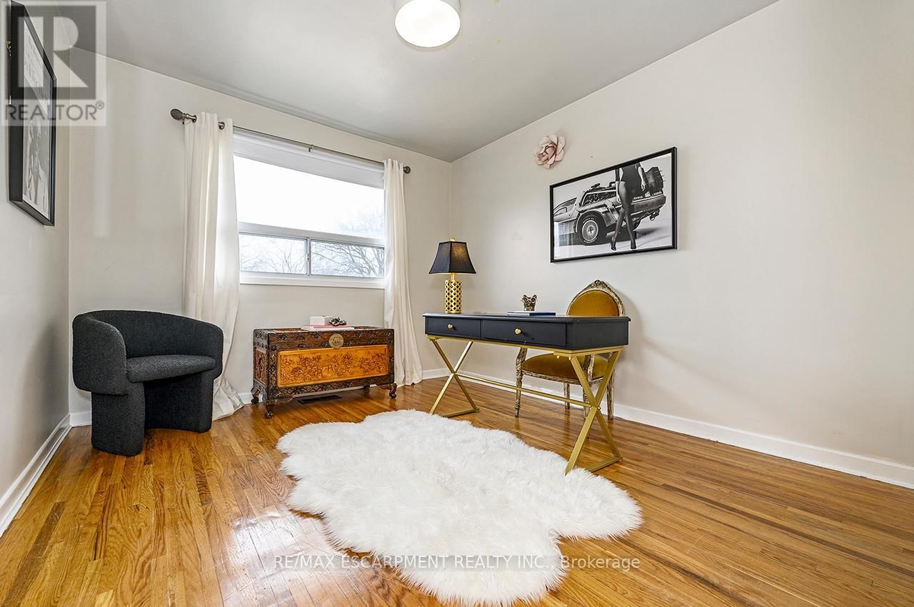 3726 HOLDEN CRESCENT Image 33