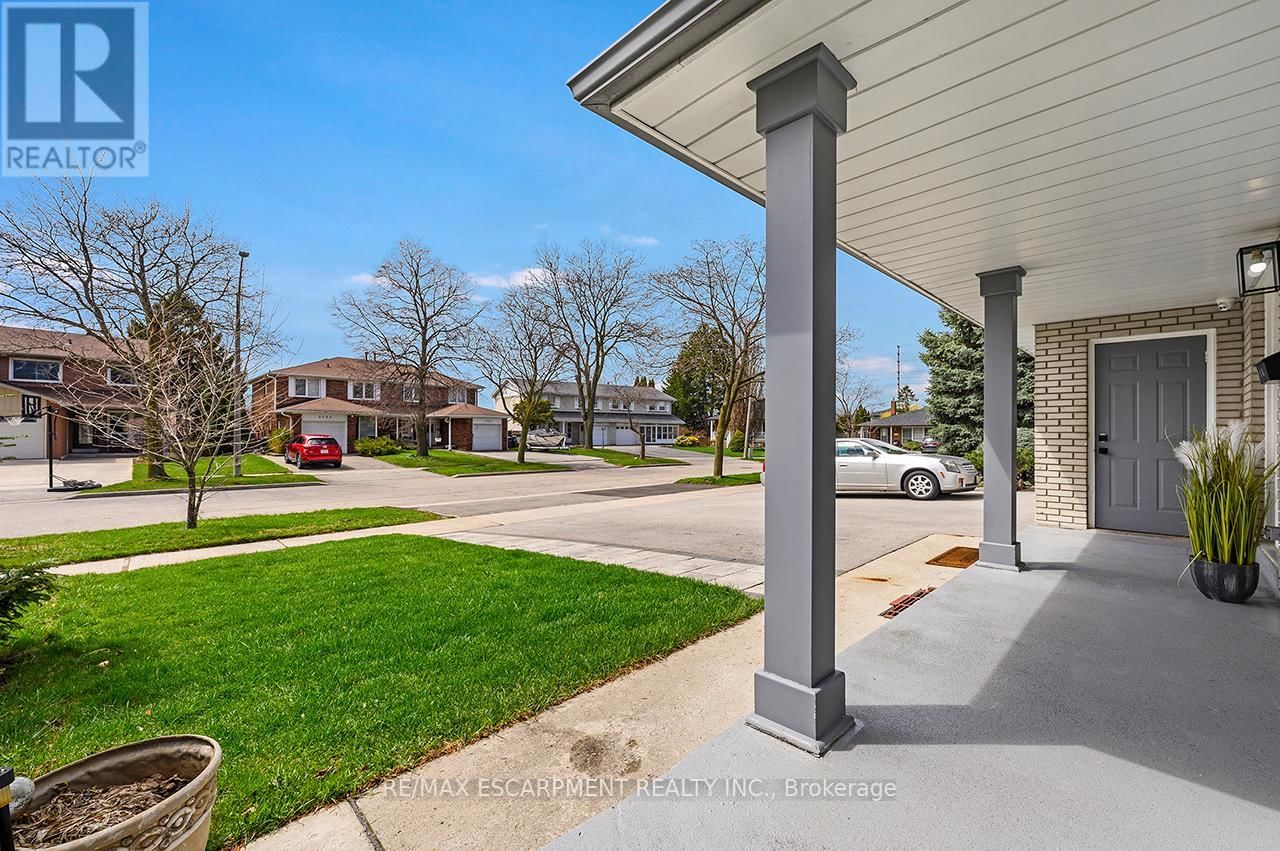 3726 HOLDEN CRESCENT Image 4