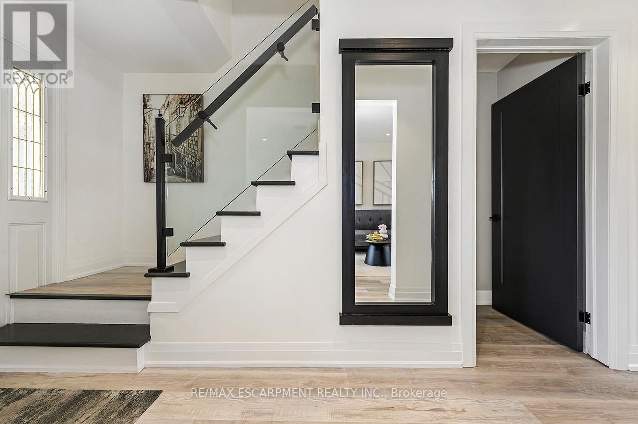 3726 HOLDEN CRESCENT Image 7