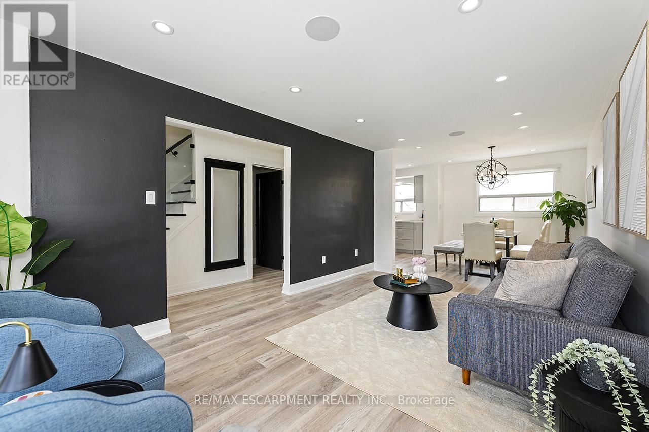 3726 HOLDEN CRESCENT Image 8